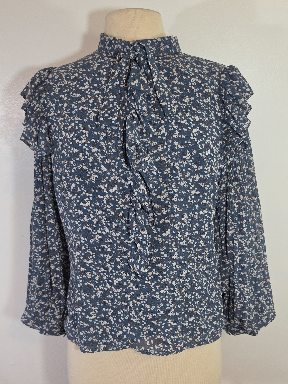 Front Row Sara & Goldy Womens Blue Floral Ruffled Tie-Neck Blouse Large